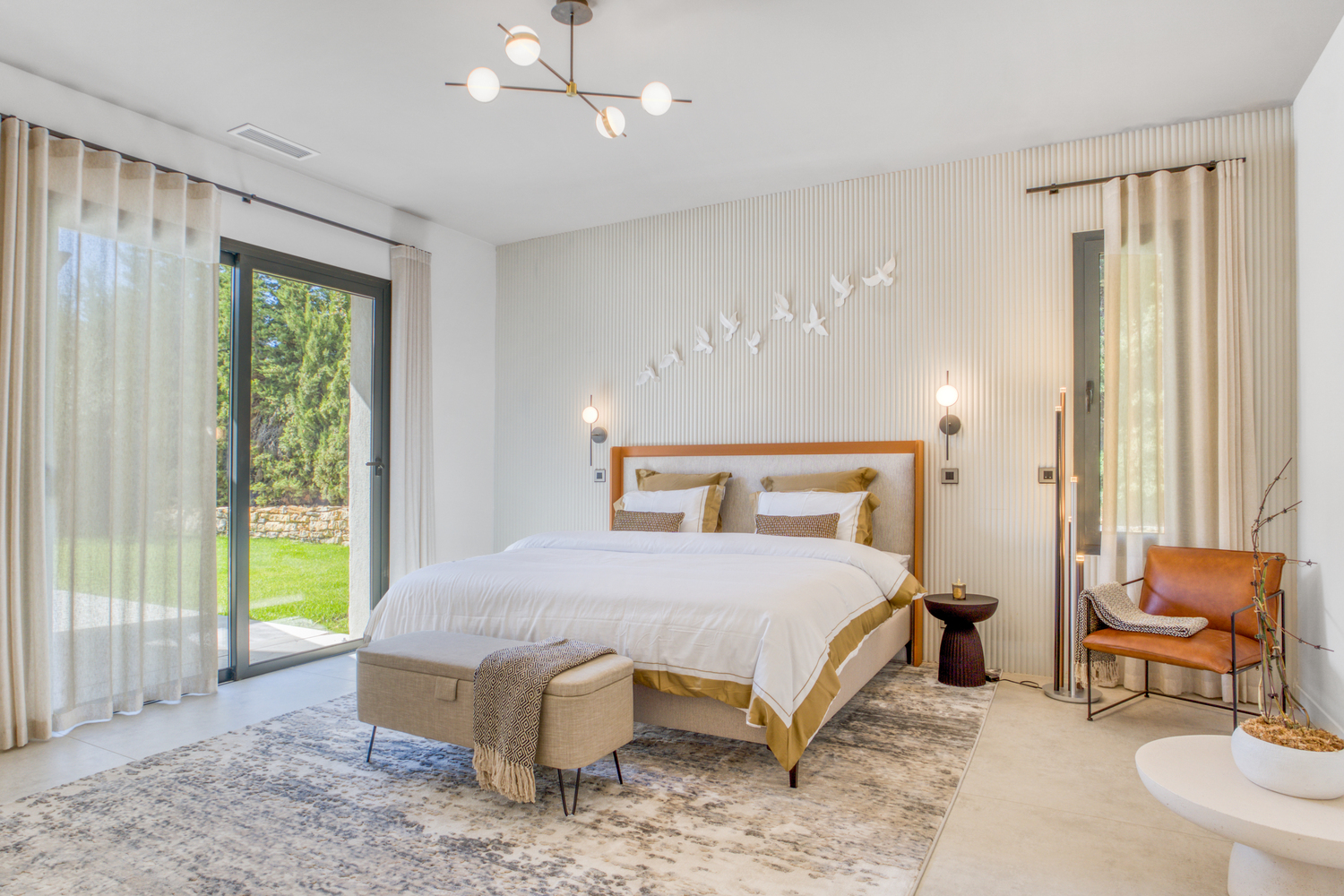 Modern luxury bedroom